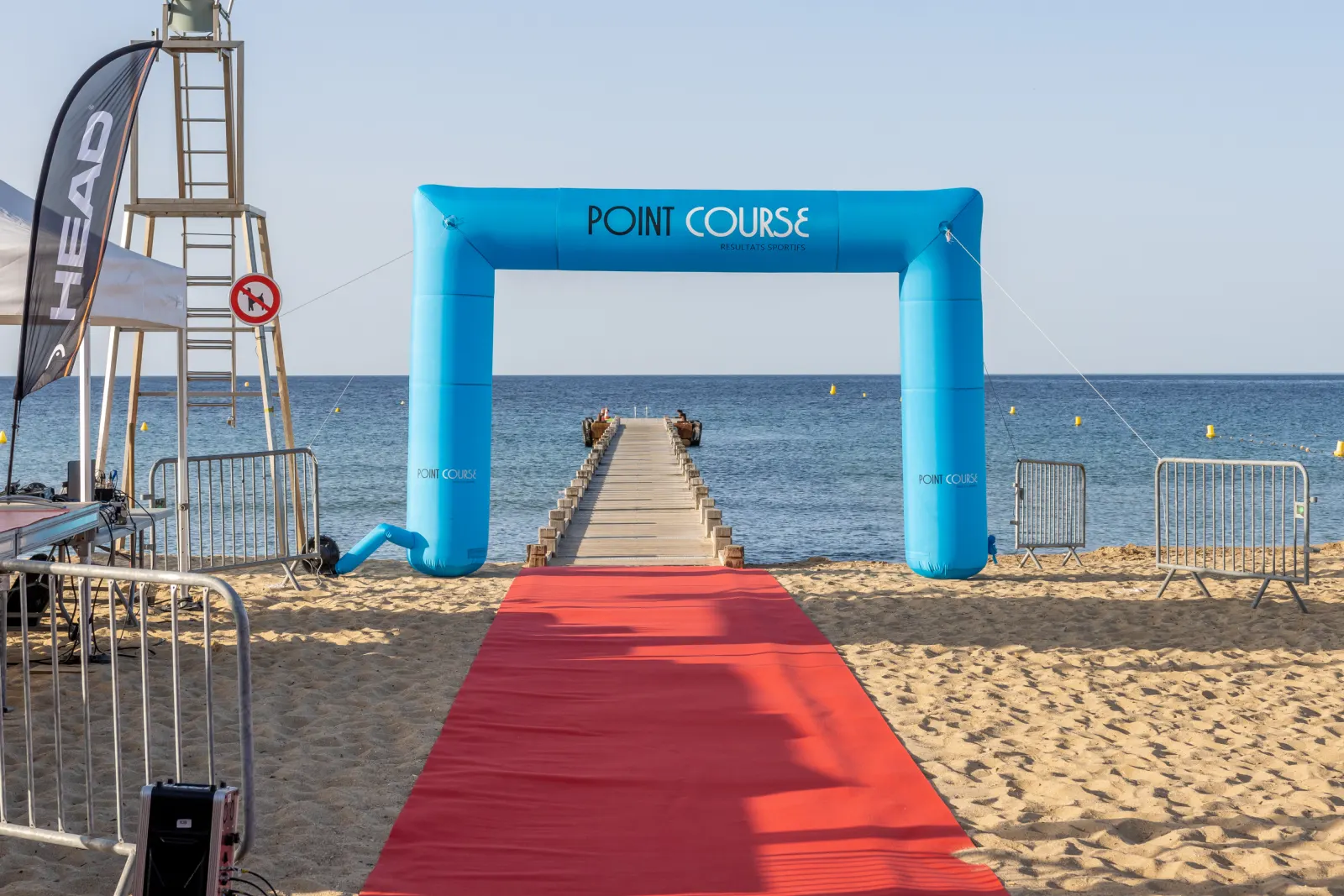 Arche d'arrivée Point Course sur la plage